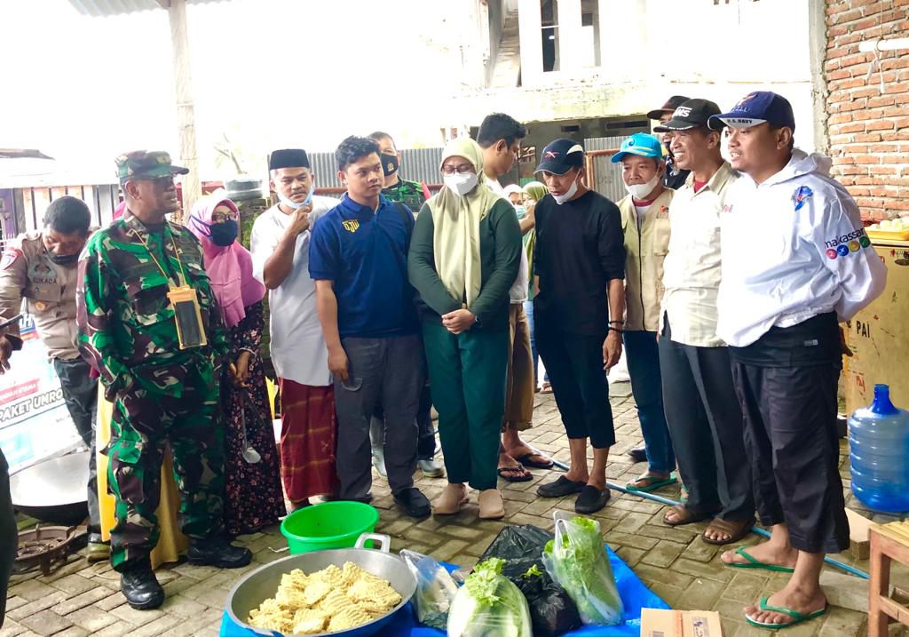 Curah Hujan Meningkat Camat Biringkanaya Mahyuddin Kunjungi Warganya Terdampak Banjir Di Kel 5136